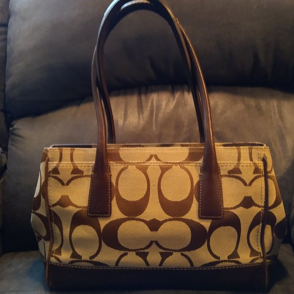 Coach Handbags - BROWN COACH PURSE - SHOULDER STRAP - STURDY